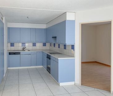 Spacious 4.5-room apartment in the heart of Netstal - Photo 5