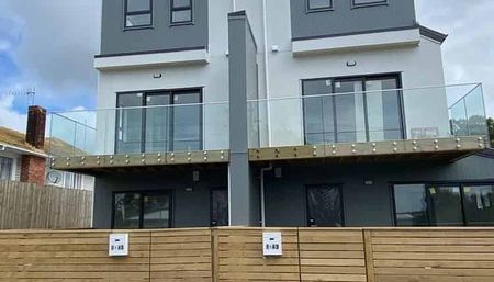 Spacious 2-Bedroom Townhouse - Ranui - Photo 4