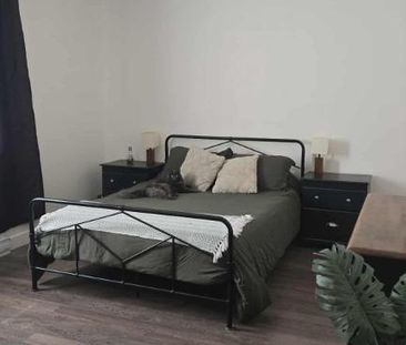 Beau grand 4 1/2 - Photo 1