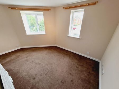 1 Bedroom Flat to Rent in North Street, Rushden, Northants, NN10 - Photo 3