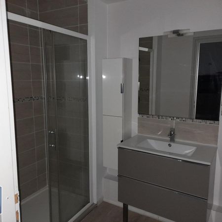 Location Appartement 3 pièces 59m² ST VENANT 62350 - Photo 4