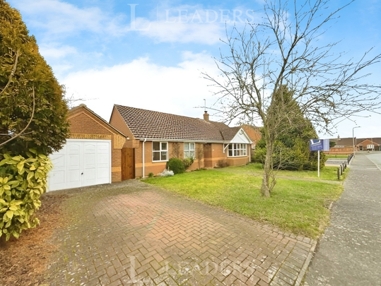 3 bedroom bungalow to rent - Photo 1