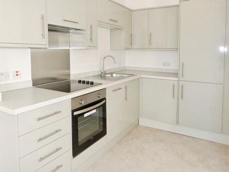 2 bedroom flat to rent - Photo 3