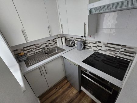 1 bedroom flat to rent - Photo 5