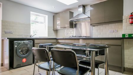 100 Teignmouth Road - Photo 5