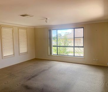 Modern Three Bedroom Home - Photo 6