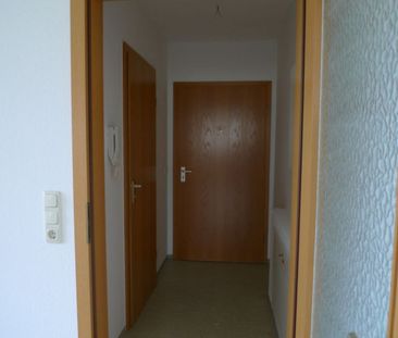 Schmölln, Gemütliche 2-Raum-Dachgeschoss-Wohnung mit Balkon!(ME16) - Photo 2