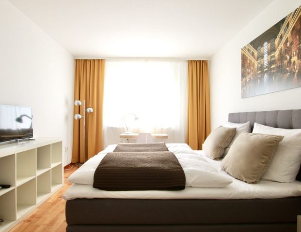 Gemütlich möblierte Wohnung mit Balkon am Zülpicher Platz - Photo 1