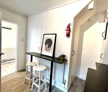 Room in a Shared Flat, Richmond Road, E8 - Photo 3