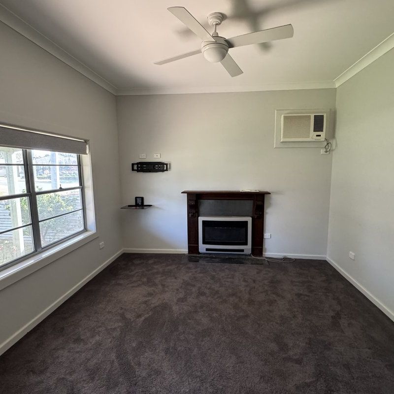 3 BEDROOM HOME NEXT TO GOLF COURSE! - Photo 1