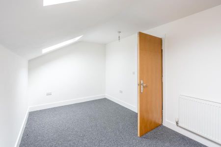 4 bedroom townhouse to rent - Photo 3