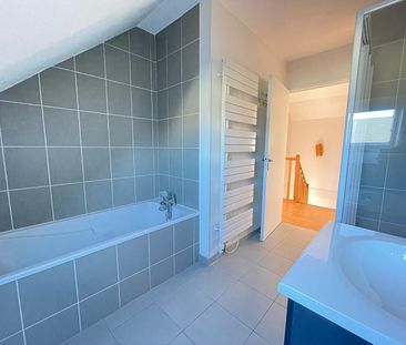 Location Maison 5 pièces 137m² - Photo 2