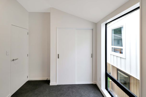 Architecturally Designed Three-Bedroom Townhouse – Karori - Photo 1