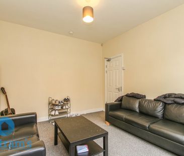 5 bed Semi-Detached House for Rent - Photo 1