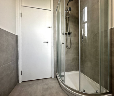 1 bedroom in a flat share to rent - Photo 3