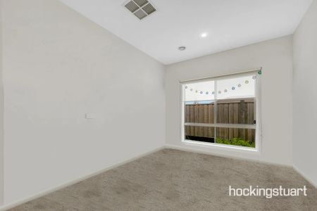 53 Mandalay Circuit, Beveridge. - Photo 2