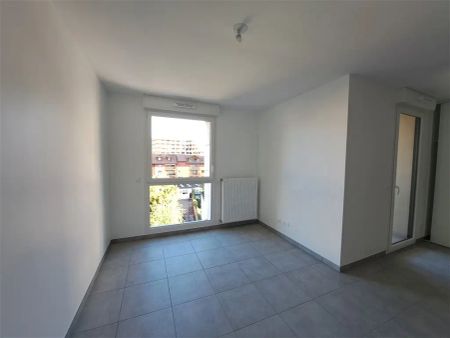 Location appartement 1 pièce - 32m² à Thonon les bains (74200) - Photo 4