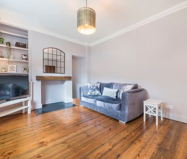 3 Bed Terraced House, Hawkesbury Road, SW15 - Photo 1