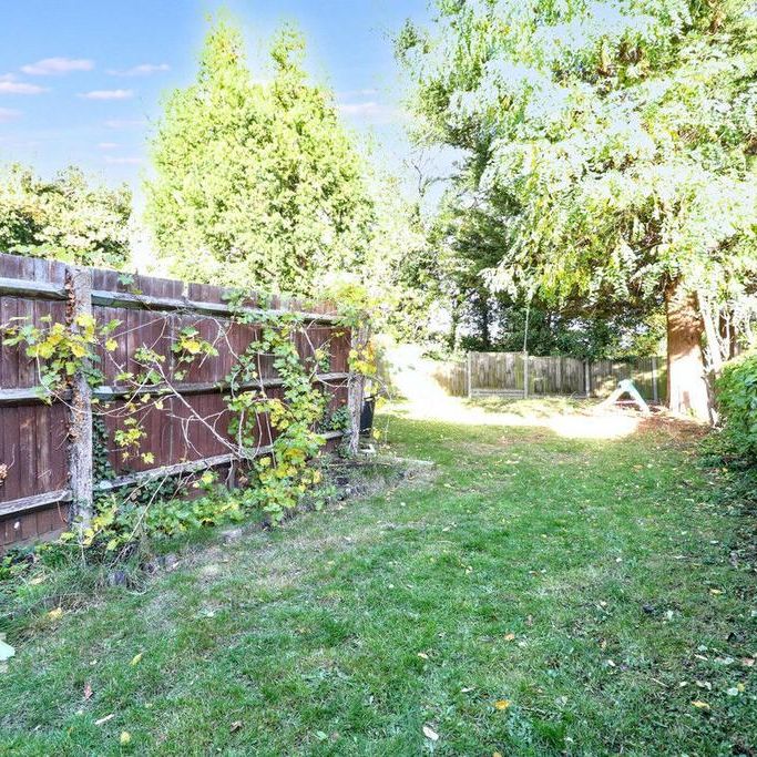 2 bedroom end of terrace house to rent - Photo 1