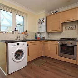 The Cloisters, Ramsgate, CT11 9PL, Kent - Photo 2