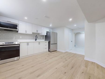 For Lease - 57 Saddle Ridge Drive Unit# Lower B, Toronto, Ontario - Photo 2