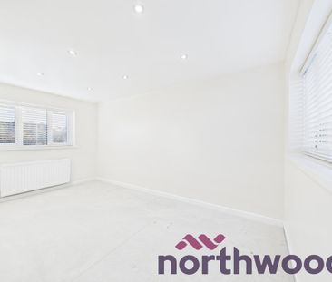 2 bedroom mews to rent - Photo 3