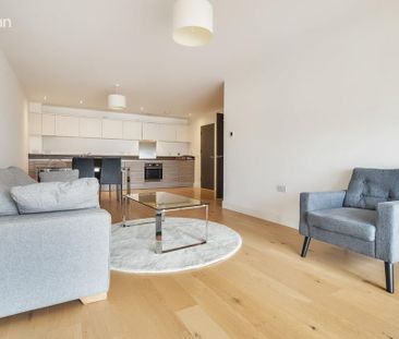 3 bedroom flat to rent - Photo 2