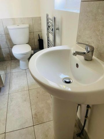 House share to rent - Photo 4