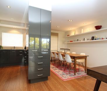 2- Bedroom Apartment with Off-Street Carparking - Photo 2