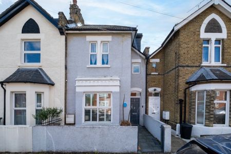 3 bedroom terraced house to rent - Photo 4