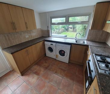 4 bedroom terraced house to rent - Photo 5