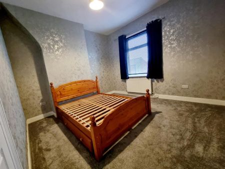 2 bedroom terraced house to rent - Photo 4