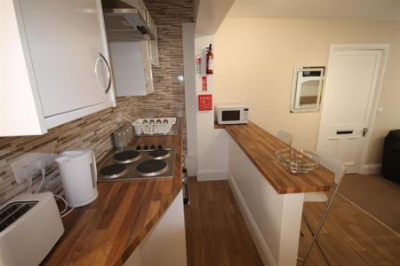 1 bedroom private hall to rent - Photo 5