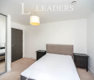 3 bedroom apartment to rent Sirius, 2 The Boardwalk, Brighton, BN2 - Photo 4