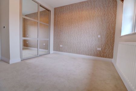3 bedroom flat to rent - Photo 5