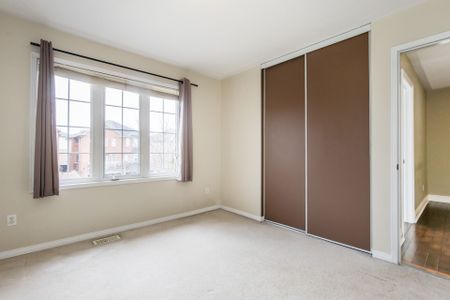 For Lease - 145 Millcliff Circle, Aurora, Ontario - Photo 3