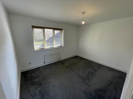 4 bedroom detached house to rent - Photo 2