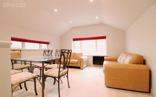 Entire Place·4B4B··1·11A Lower Ford Street - Photo 1