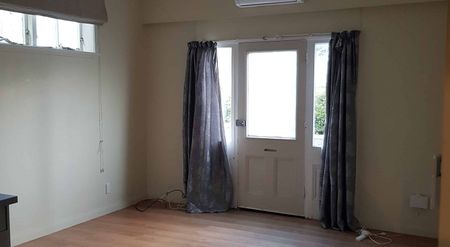 Newtown 3 Bedrooms - Photo 5