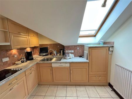 3 bedroom flat to rent - Photo 5