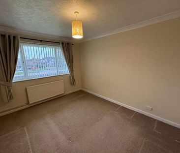 3 bedroom semi-detached bungalow to rent - Photo 4