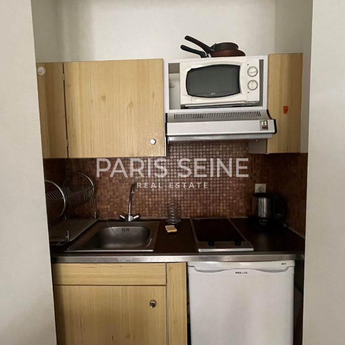 ** DUROC ** Studio meublé avec balcon ! - Photo 1