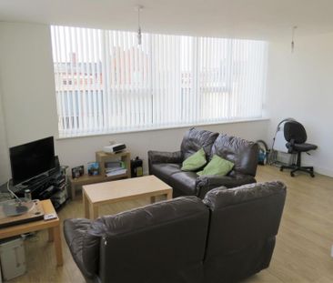 2 bedroom flat to rent - Photo 1