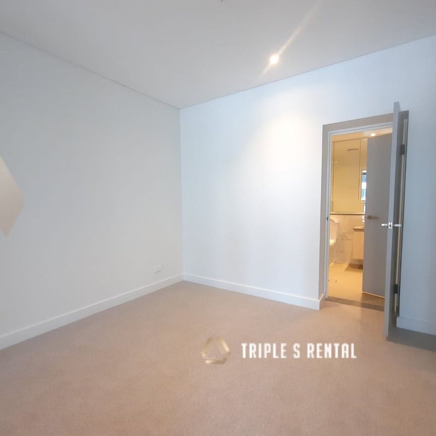 Rhodes Central Sunny Apartment with Car Park - Photo 1