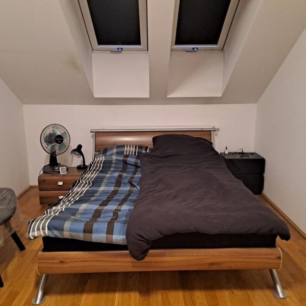 Pillweinstraße, sonnige und ruhig gelegene Dachgeschosswohnung mit 76 m2 plus Terrasse im 4.OG mit Lift - Photo 1