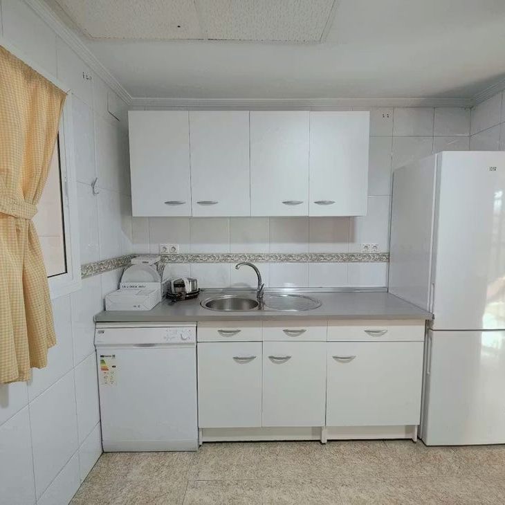 Calle Lyon, Sevilla, Andalusia 41012 - Photo 1