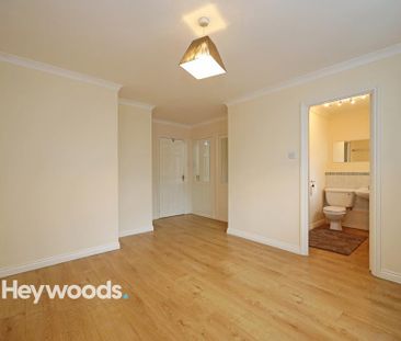 4 bedroom detached house to rent - Photo 4