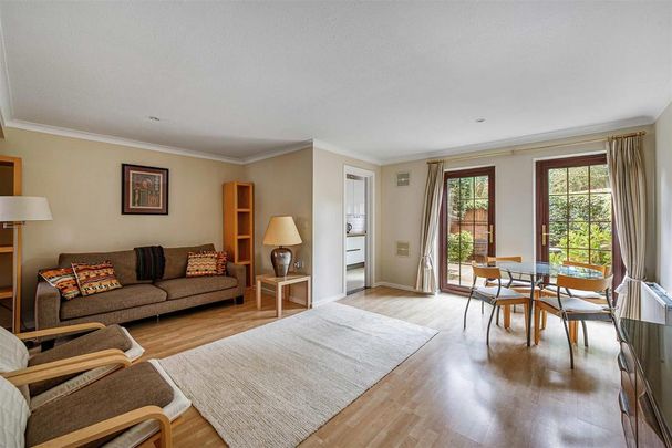 2 bedroom end of terrace house to rent - Photo 1