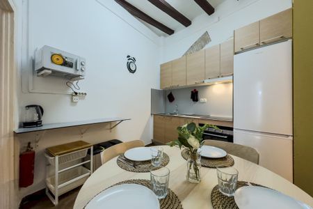 Room for rent in Carabassa street - Photo 5