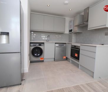 4 bedroom flat to rent - Photo 4
